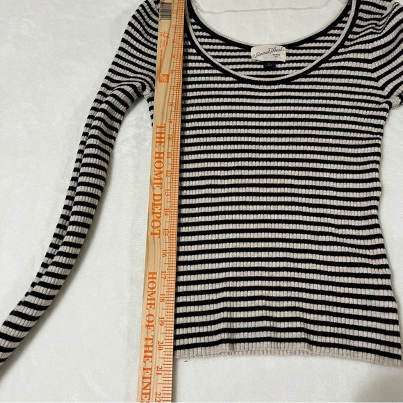 ARIZONA UNIVERSAL THREAD OLD NAVY Juniors 3 Long Sleeve Shirt Bundle XS/Small - Picture 6 of 15